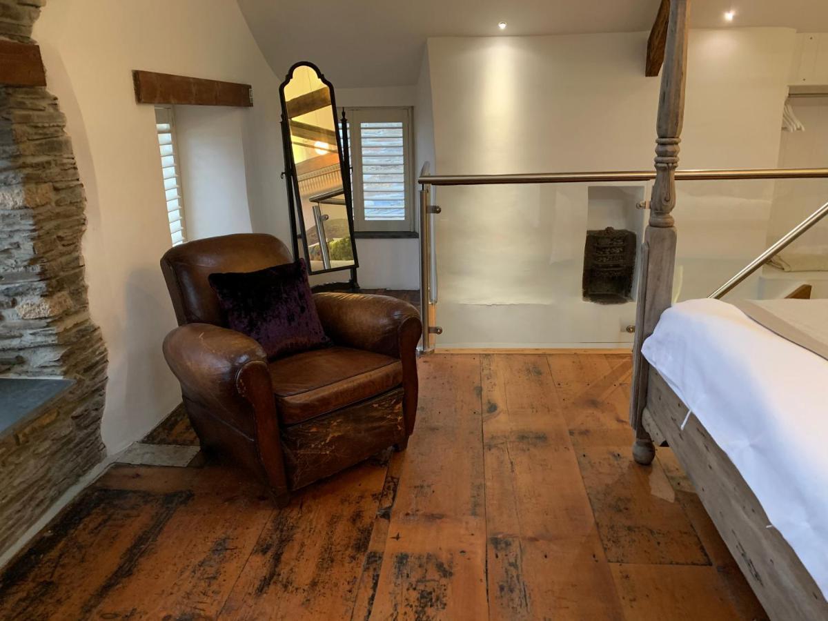 The Padstow Cottage With Breakfast At Rick Stein'S Seafood Restaurant Exterior photo