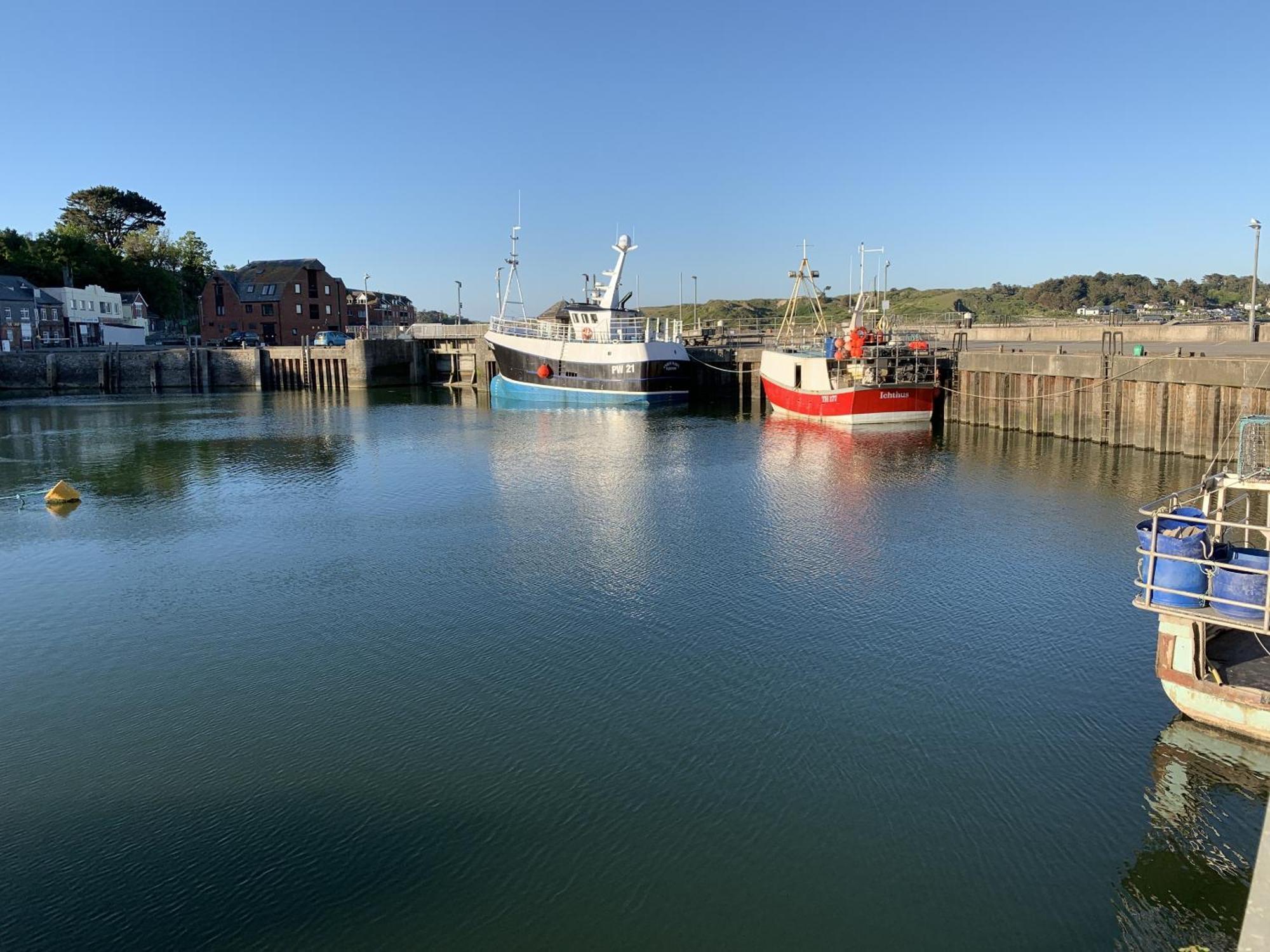 The Padstow Cottage With Breakfast At Rick Stein'S Seafood Restaurant Exterior photo